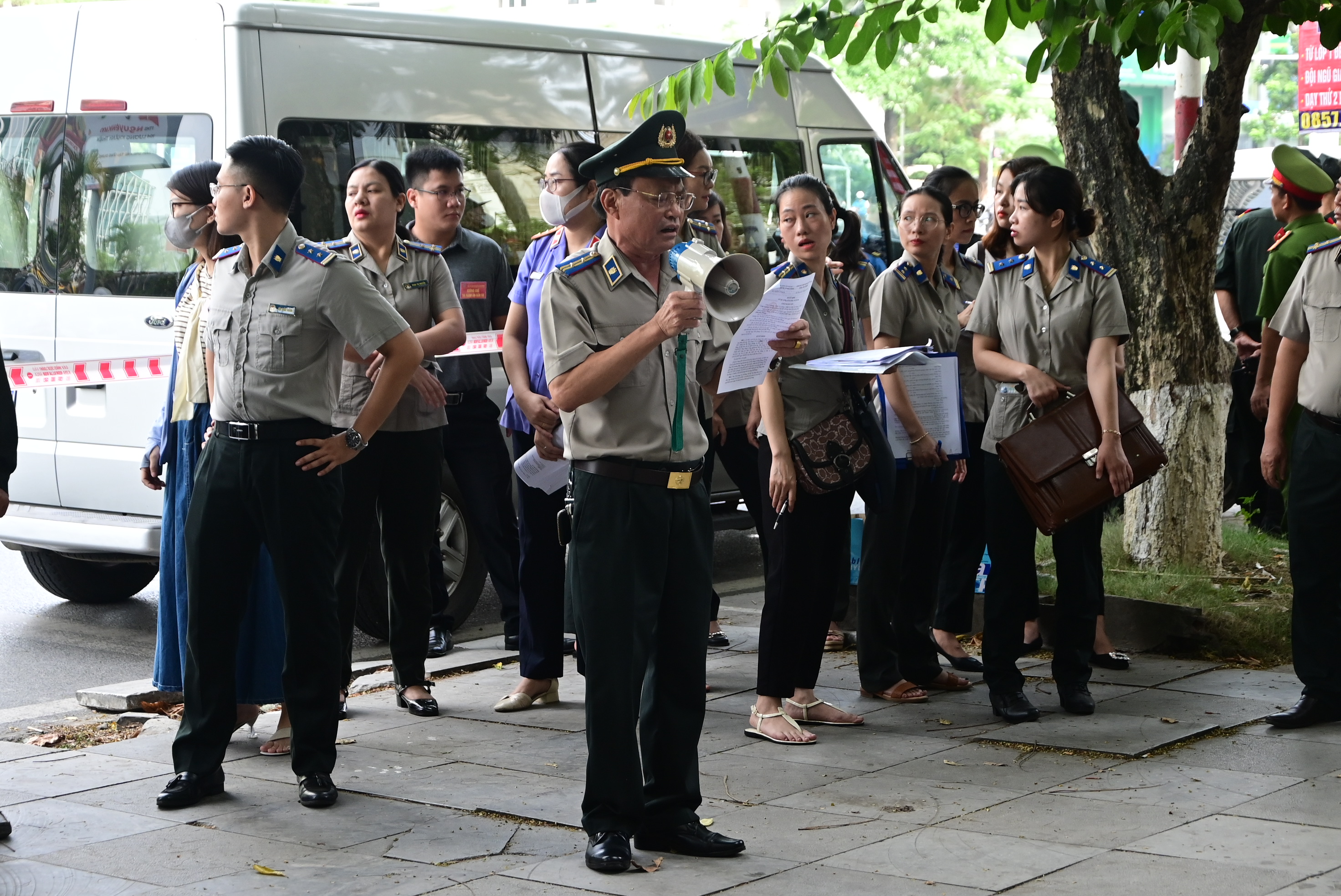 Phối hợp bảo đảm an ninh trật tự trong cưỡng chế thi hành án dân sự tại thửa đất 1-8 đường Lê Hồng Phong
